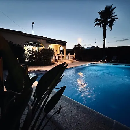 Charming One-floor With Private Pool In Balcones