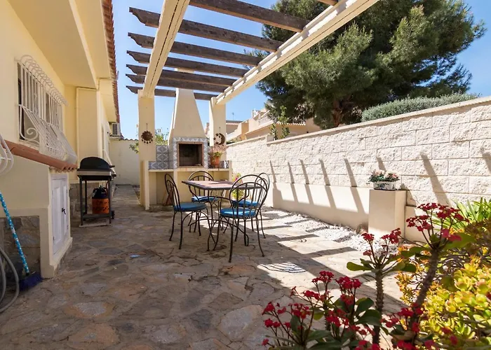 Charming One-floor With Private Pool In Balcones